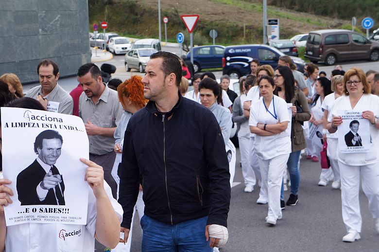 2016 04 27 ProtestaCIGsanidadePublicaCunqueiroVigo11.JPG